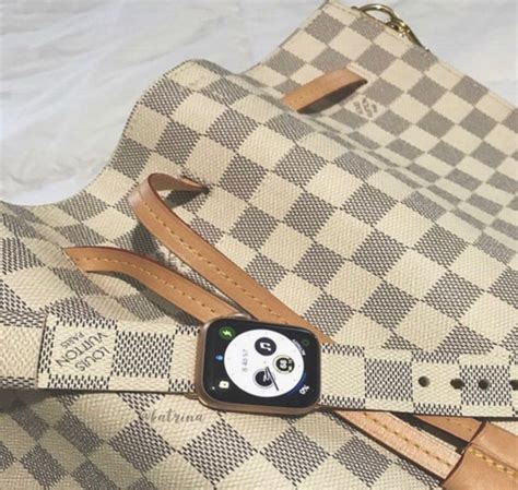 bracciale apple watch louis vuitton|Louis Vuitton Apple Watch face.